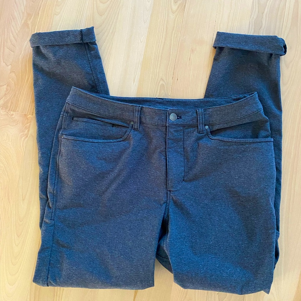 Men’s 32 Lululemon Pants